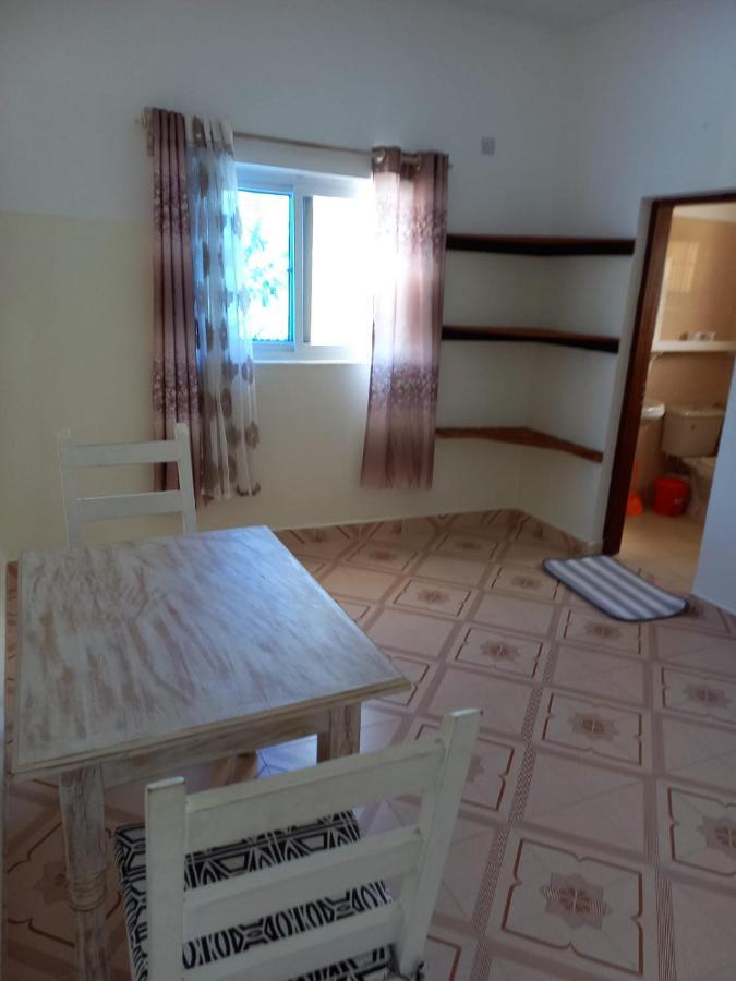Rhino Apartment Ватаму Екстериор снимка